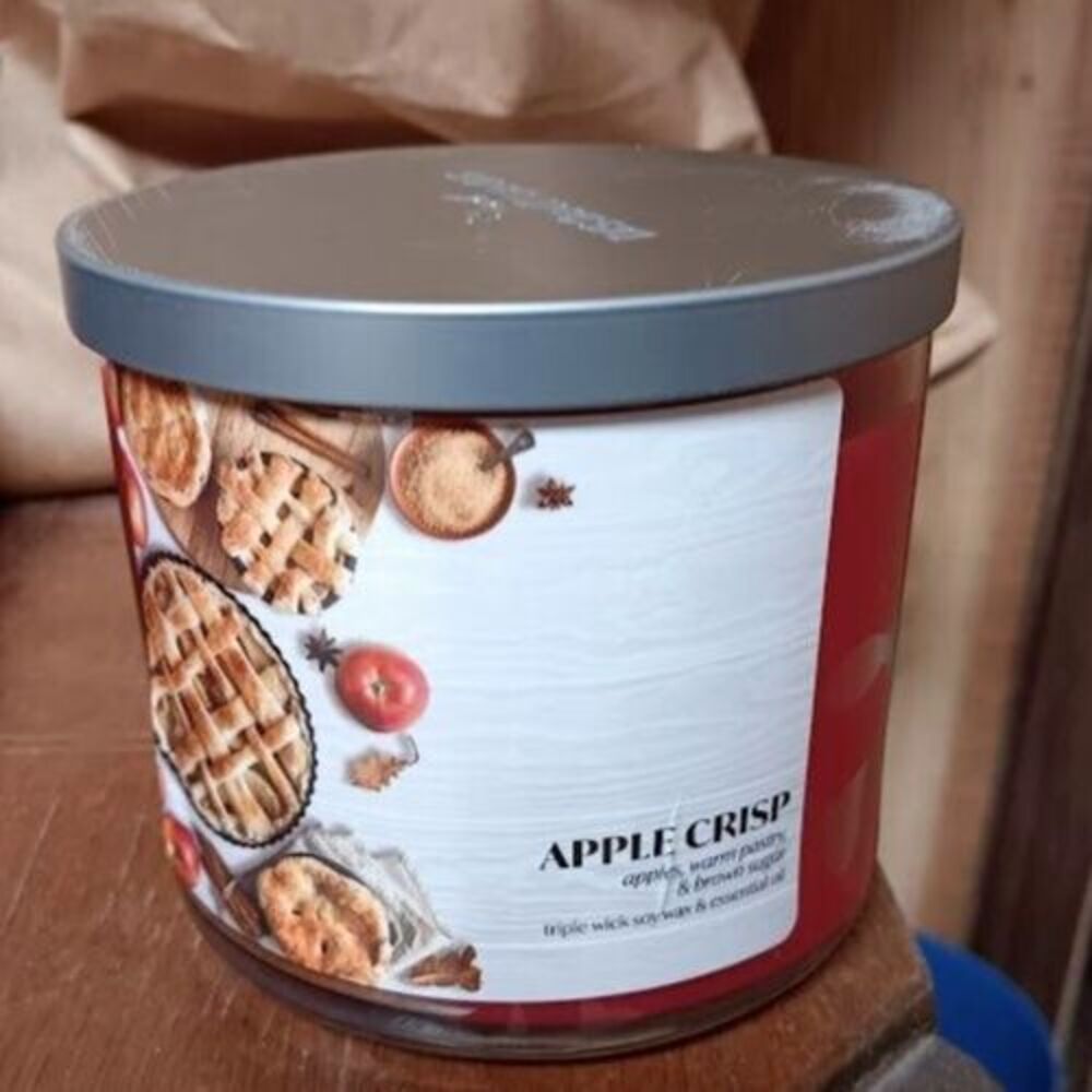 Distant Lands 14.5 Oz Apple Crisp 3 Wick Soy Wax & Essential Oils Candle NEW